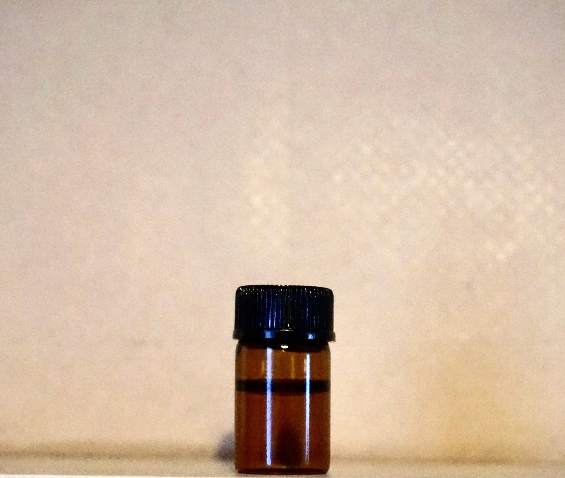 Malaysian pure agarwood oil Oud oil Bakhoor Store Incense